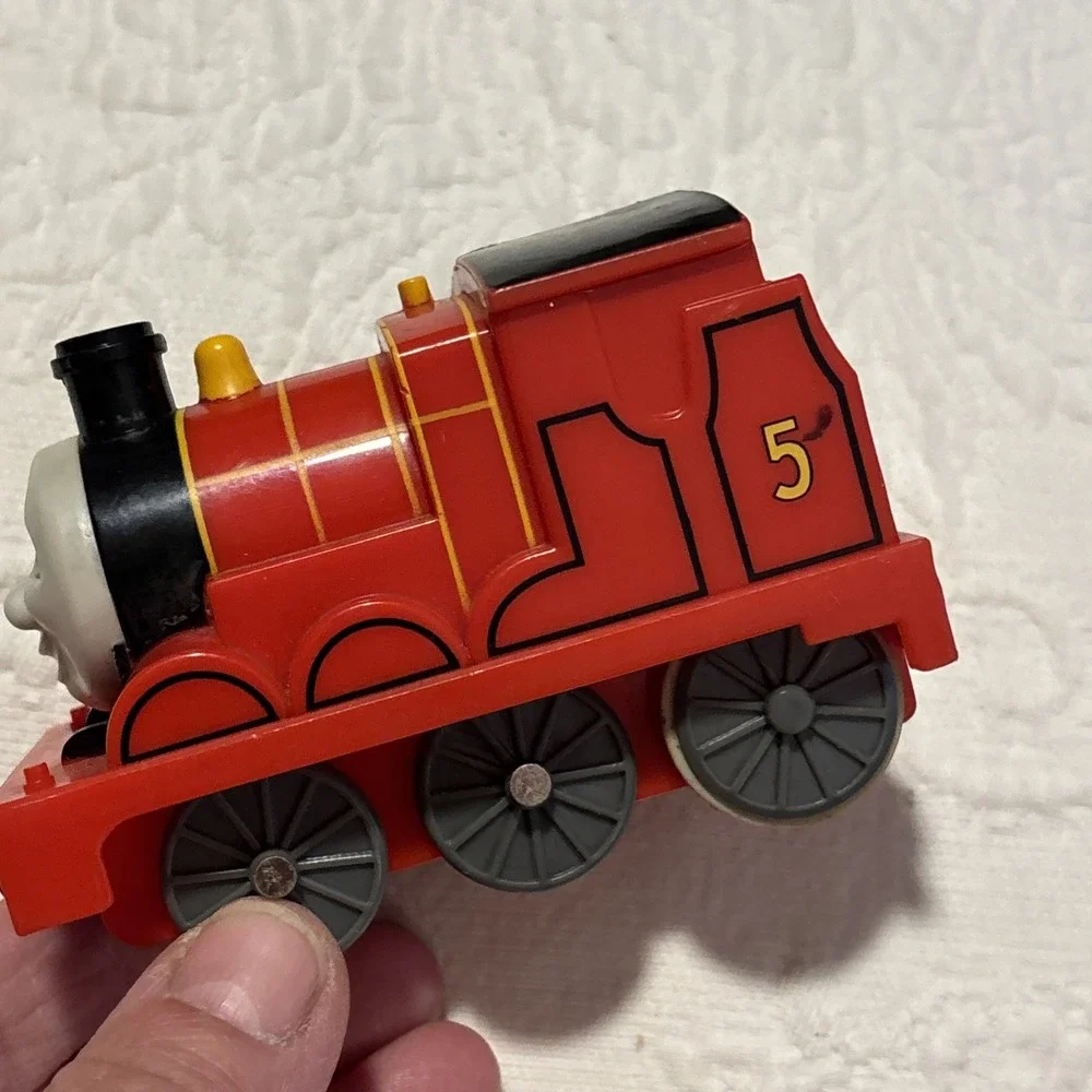 Thomas & Friends Pull Back and Go James 3.75